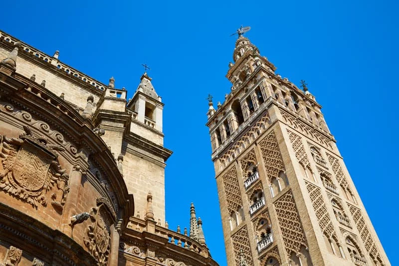 a picture of the church and the La Giralda Tower