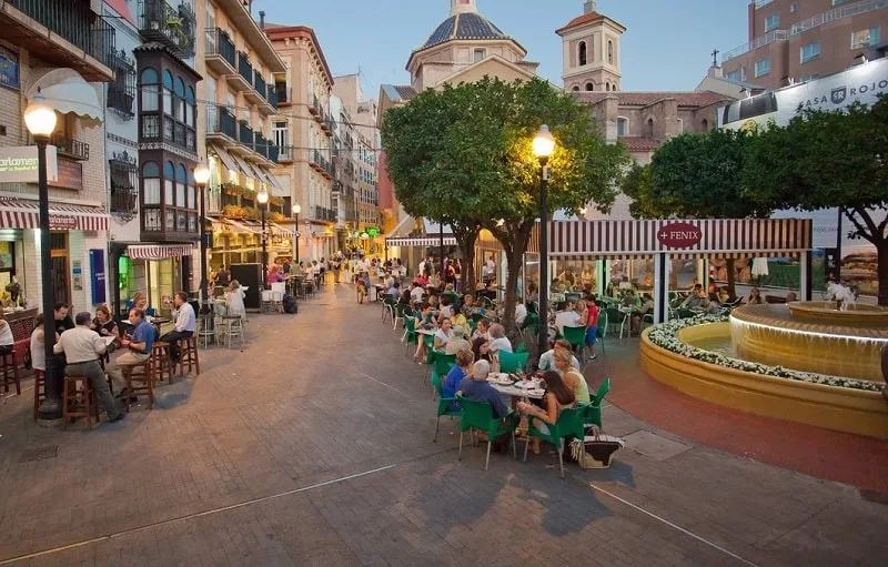 Things to do in Murcia, Plaza Flores