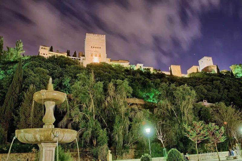 one of the best places in Granada, a walk around the Paseo de los Tristes