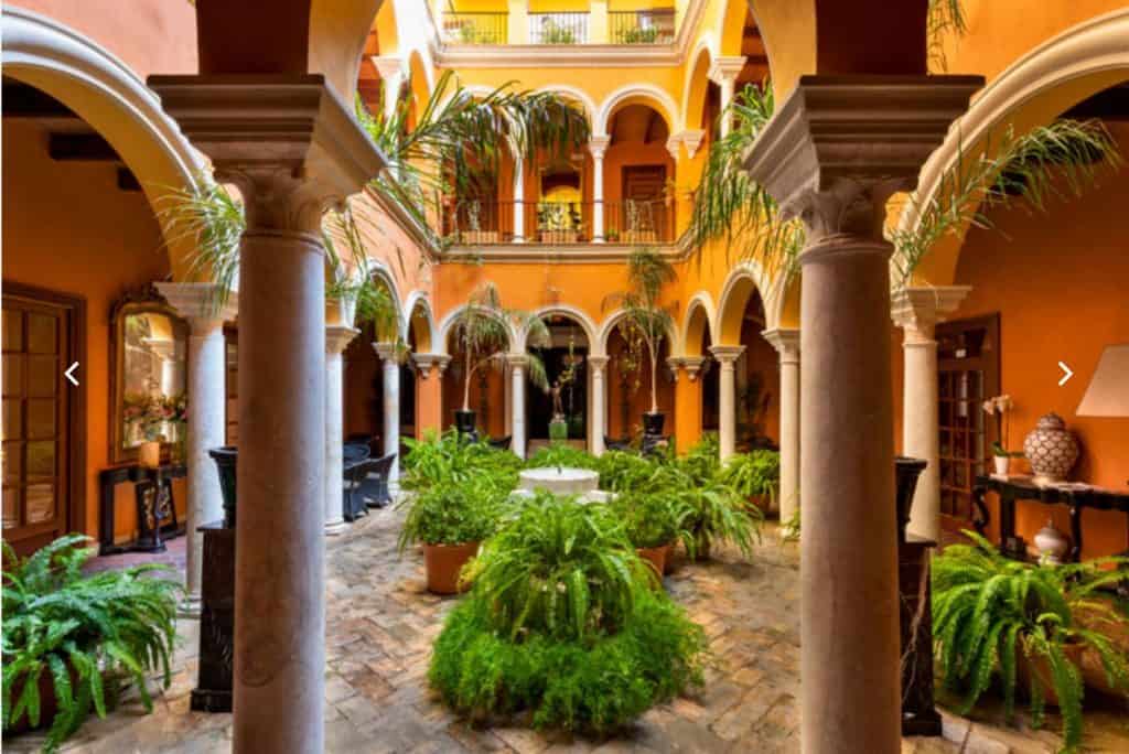 casa del poeta hotels in seville mid-range