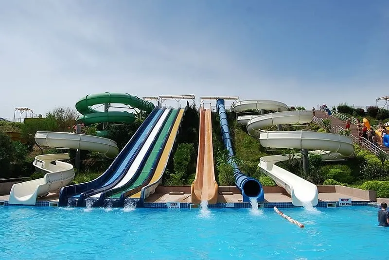 Things to do in Fuengirola, Experience some action in the Water Park