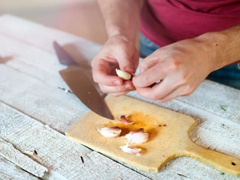 man chopping garlic, Substitution of ingredients