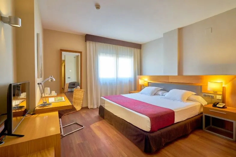 18 Best Cheap Hotels in Malaga, Hotel Hotel Guadalmedina 