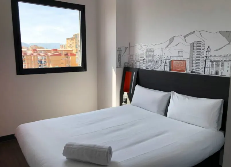 18 Best Cheap Hotels in Malaga, easyHotel Malaga City Centre 