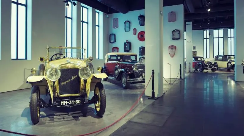 18 Best Museums in Malaga, Malaga Car & Fashion Museum