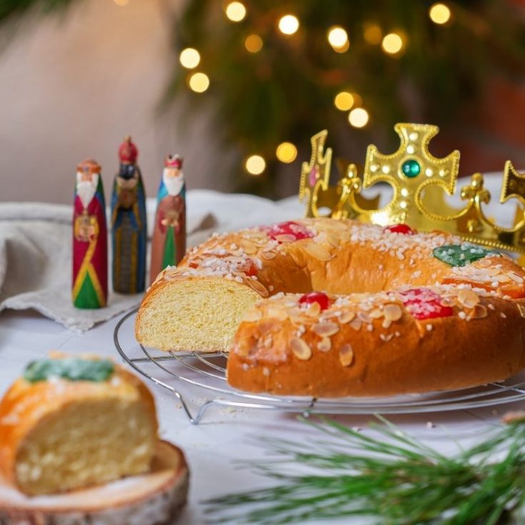 kings bread 1 - Roscón de Reyes Cake from Spain