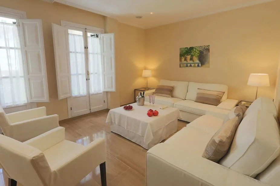 Luxurious Apartment in Epicentro, 19 Best AirBnbs in Seville in 2022