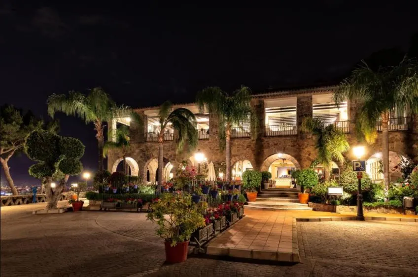 The facade of the Restaurante Especia in Parador de Malaga Gibralfaro