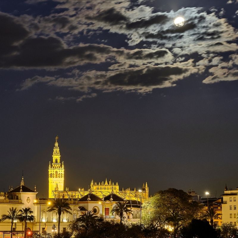 12 Unforgettable Things to do in Seville at Night