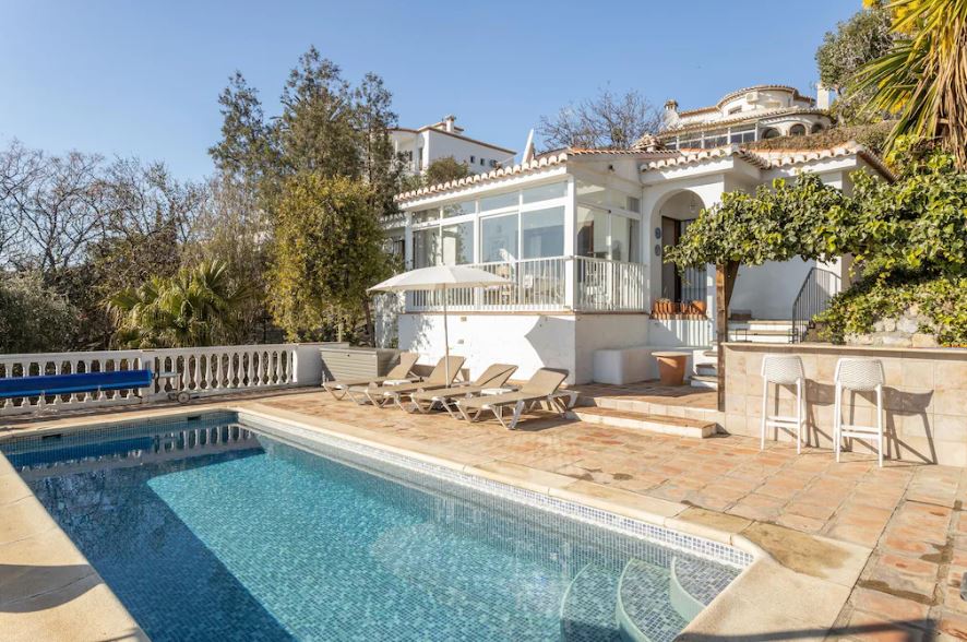 Villa with stunning views & heated pool, 19 Stunning Villas to Rent in Andalucia