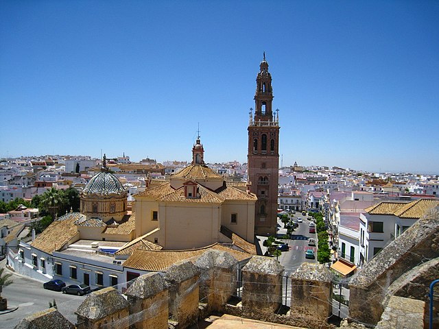 view on carmona city center featuring Saint Peter Church