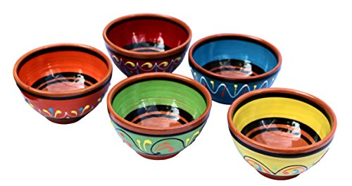 5 Spanish ceramic bowls with different patters. 20 Best Spanish Souvenirs from Andalucia