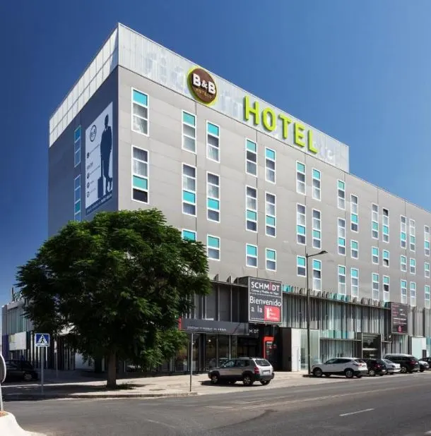 exterior of the B&B HOTEL Granada. 20 Best Cheap Hotels in Granada for 2023