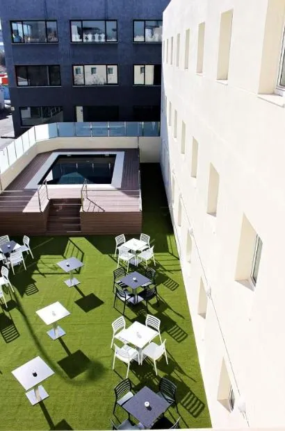 pool at Urban Dream Nevada. 20 Best Cheap Hotels in Granada for 2023