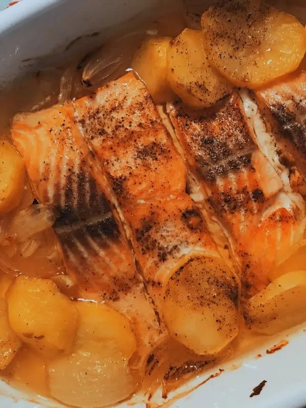 spanish salmon recipe in the oven with onions and potatoes. Delicious Spanish Salmon Recipe