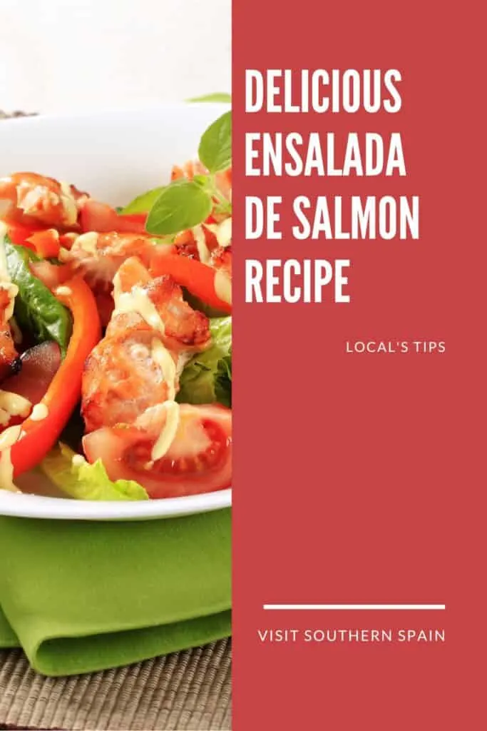 a pin with a ensalada de salmon with tomatoes and avocado.