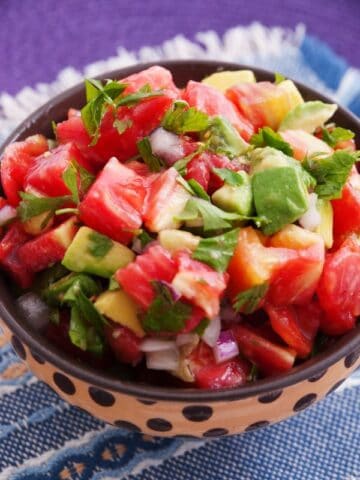 Easy Ensalada de Aguacate Recipe [Spanish Avocado Salad] - Visit ...