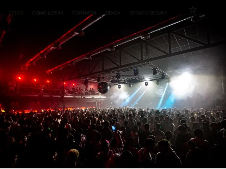 live concert at Live Concerts at Industrial Copera, in Granada