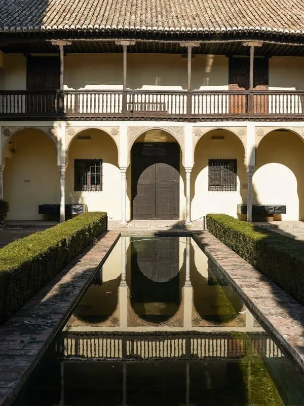exterior of the casa del Chapiz, Granada