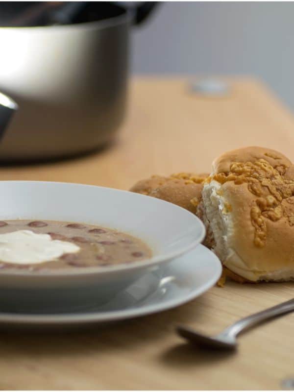 cold bean soup in 2 buns of bread