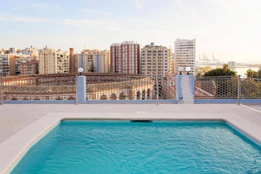 rooftop pool with Colosseum view and sea in Malaga