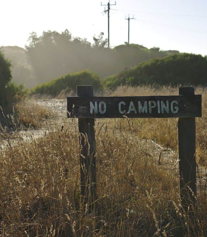 sign with no camping, no camping in southern Spain